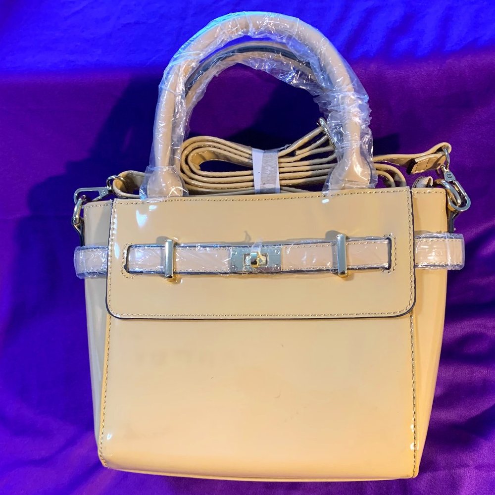 Rimen & Co Patent Leather Hand bag
